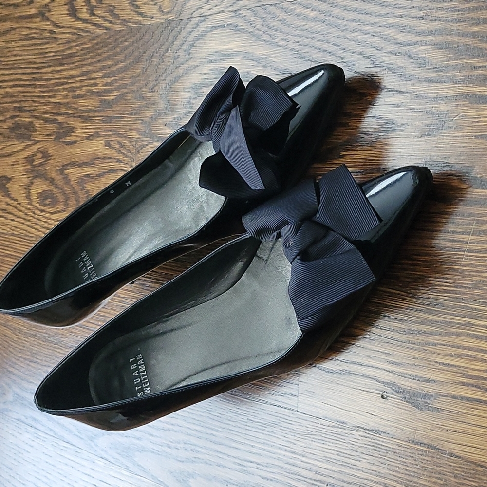 Stuart Weitzman Pumps, Kitten Heel, Navy Blue Patent with Grosgrain Bow, Size 8